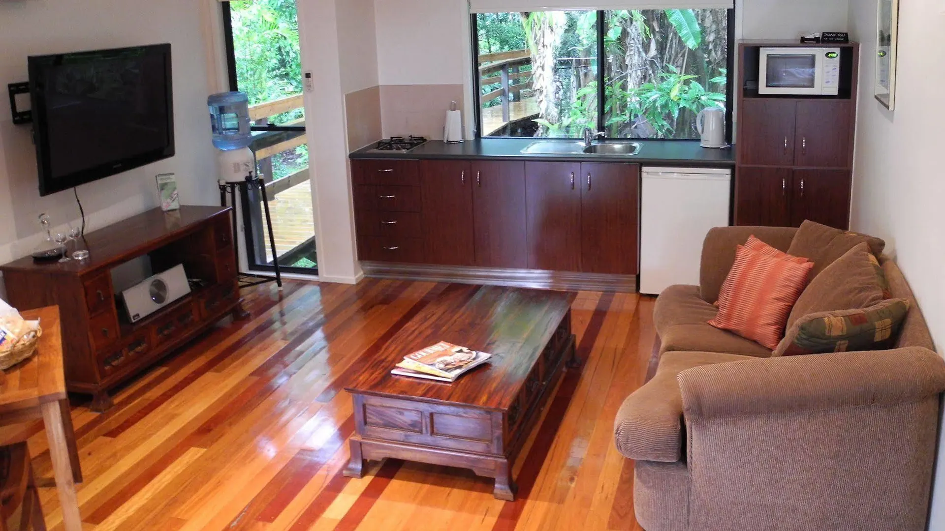 Lovestone Cottages Montville