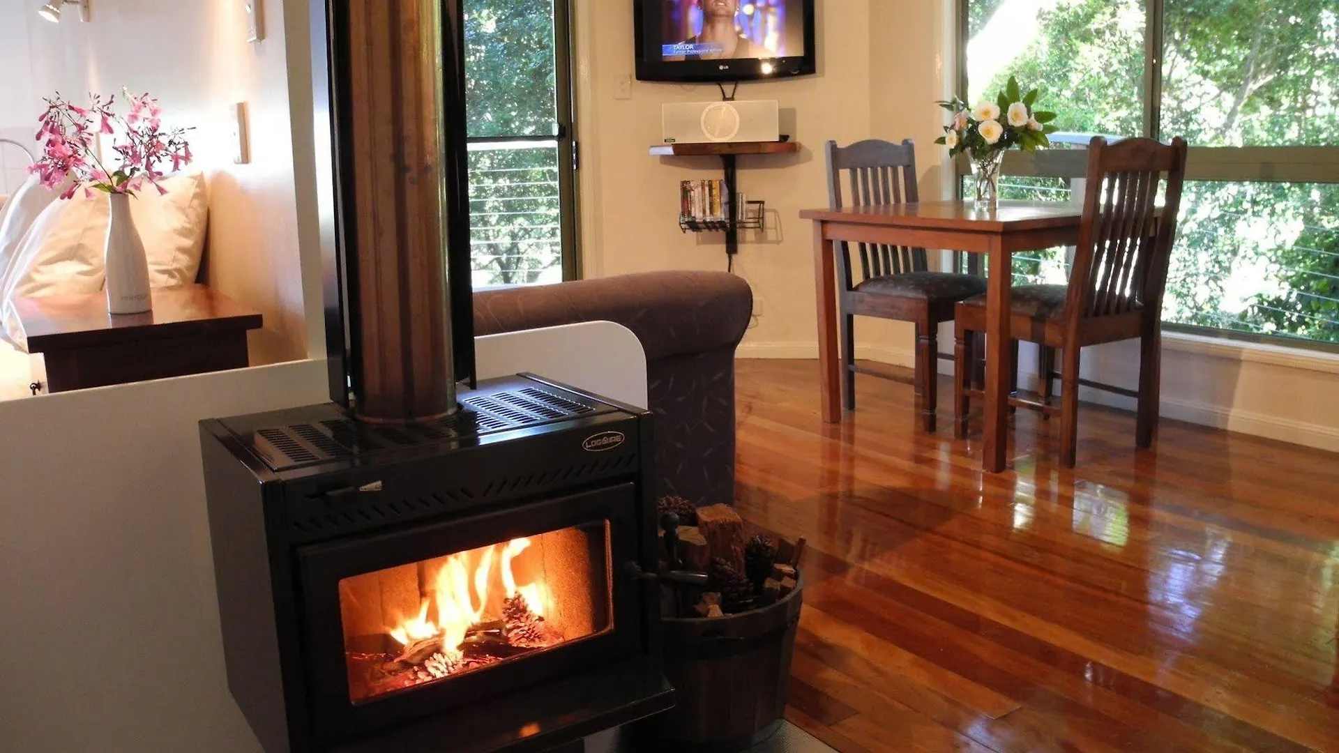 Lovestone Cottages Montville Lodge